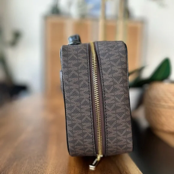 NWT. Michael Kors Large Hanging Toiletry Case Travel Pouch MK Brown Retails $398 - Picture 2 of 9